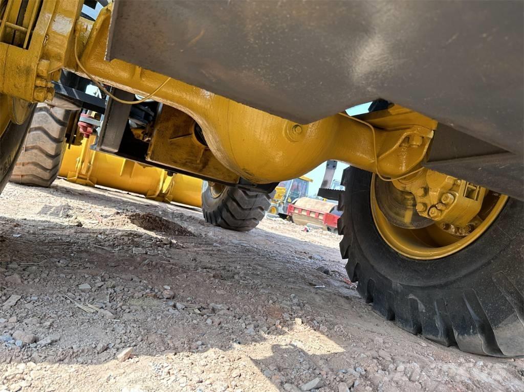 SDLG L 936 لوادر بعجل