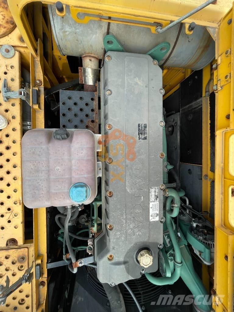 Volvo EC 460 B LC حفارات زحافة