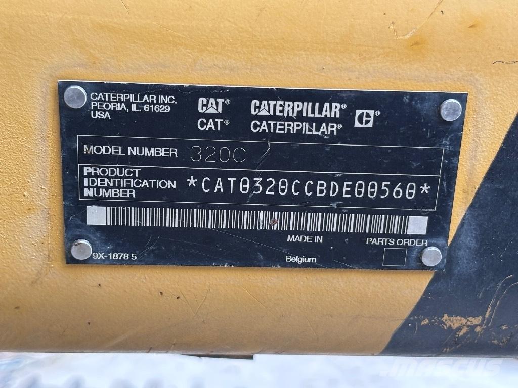 CAT 320 C L حفارات زحافة