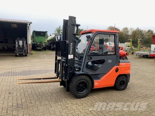 Toyota 02-8FGJF35 ماكينات زراعية أخرى