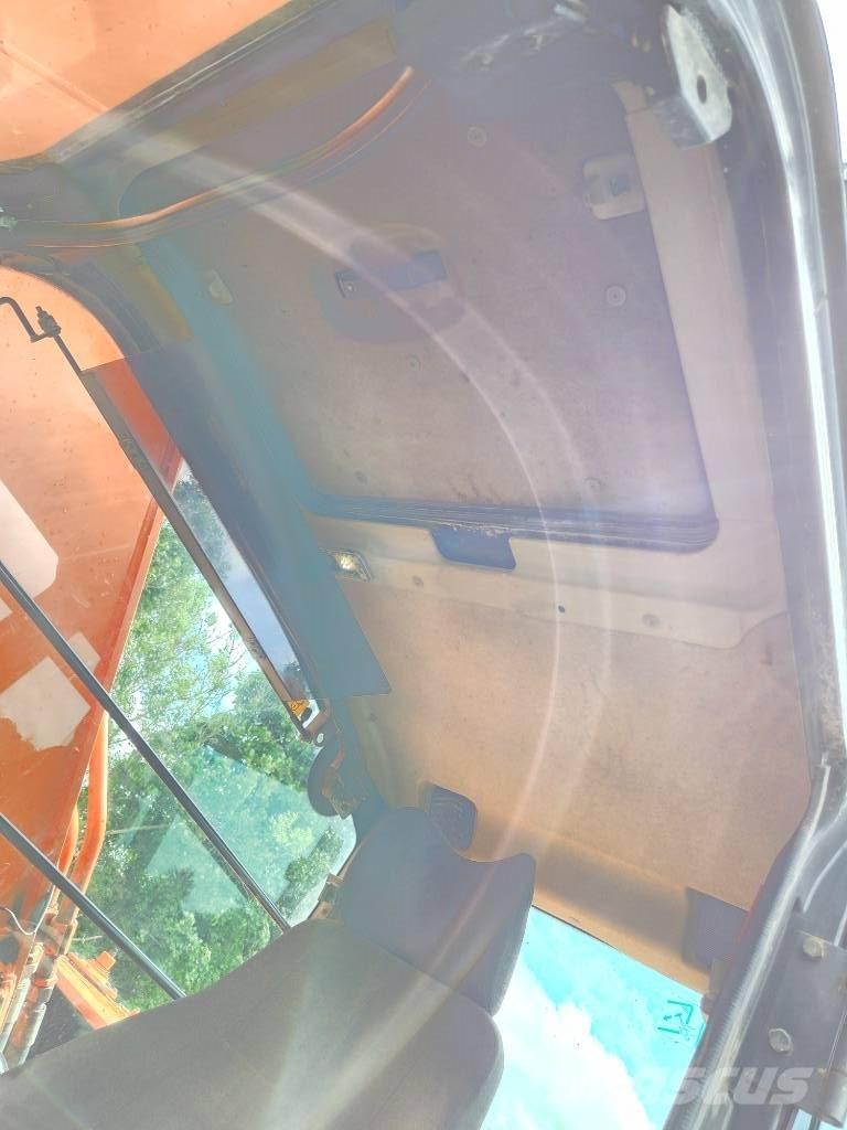 Hitachi ZX 330 LC-5 حفارات زحافة