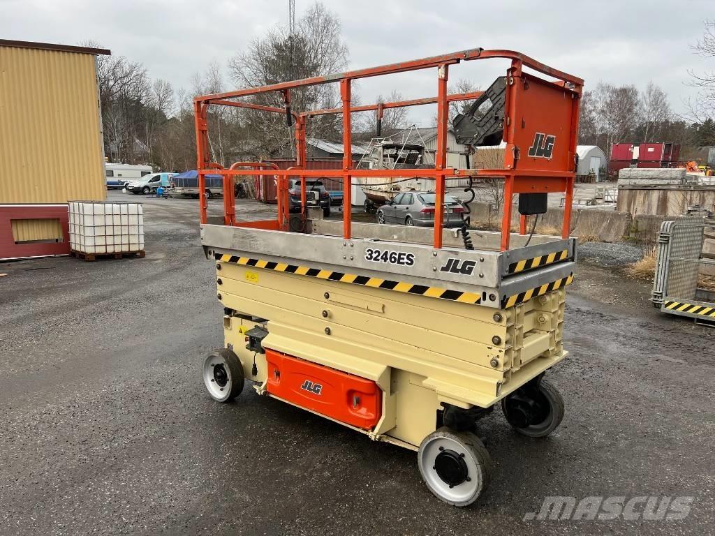 JLG 3246 ES رافعات مقصية الشكل