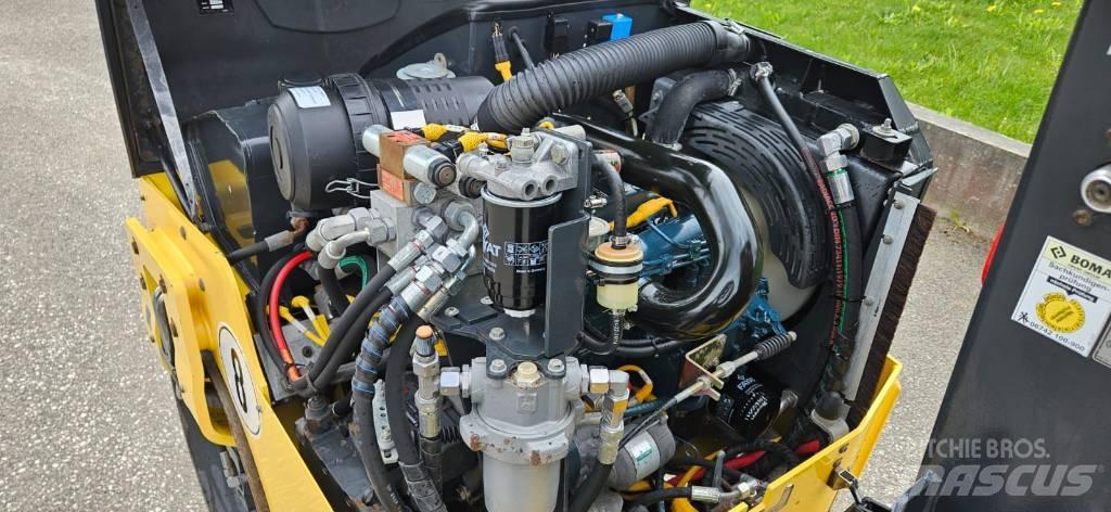 Bomag BW 100 AC مداحل مزدوجة