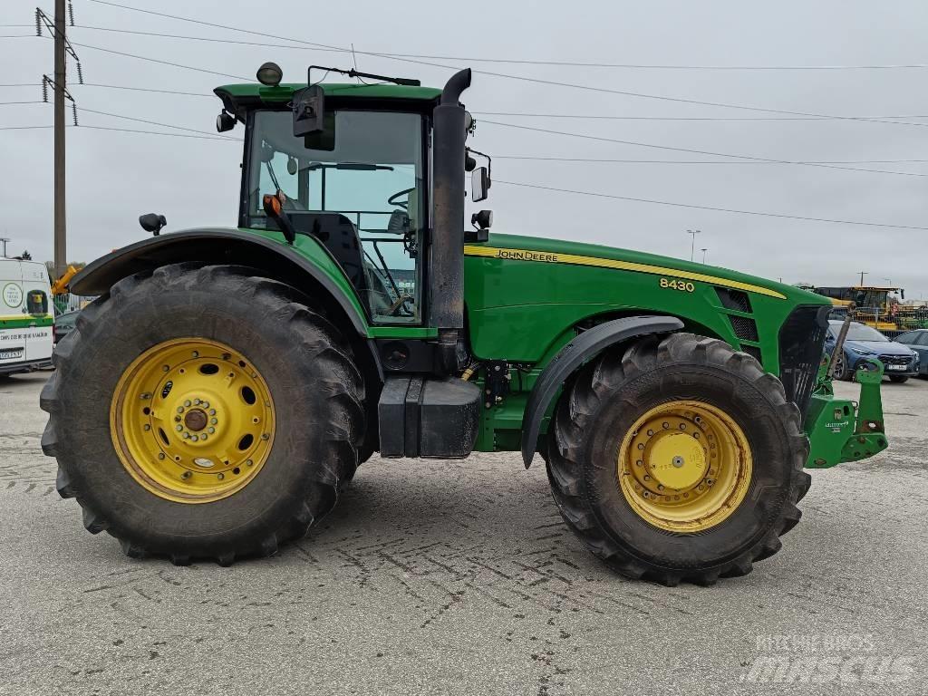 John Deere 8430 PST الجرارات