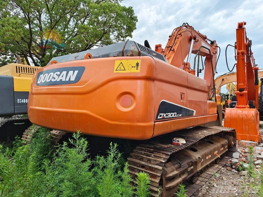 Doosan DX 300 LC-9C حفارات زحافة