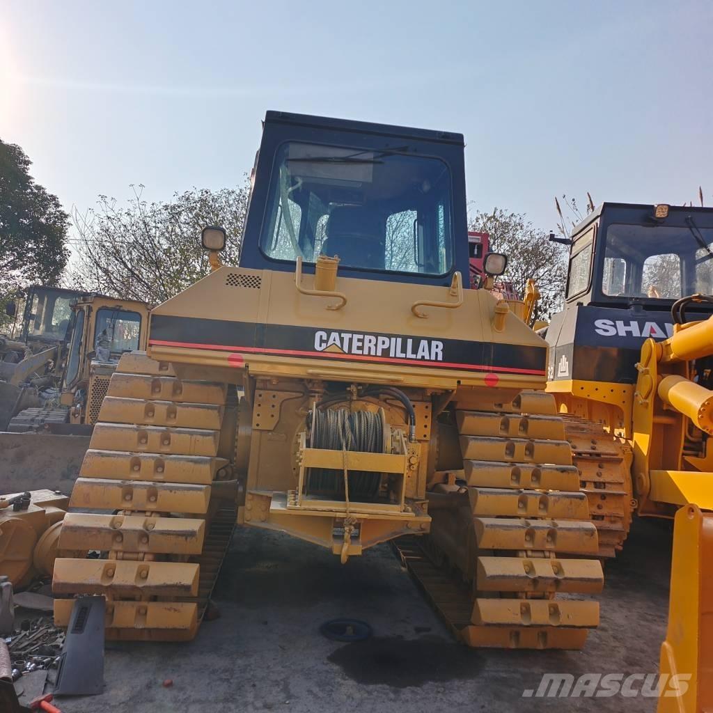 CAT D6R بلدوزرات مجنزرة