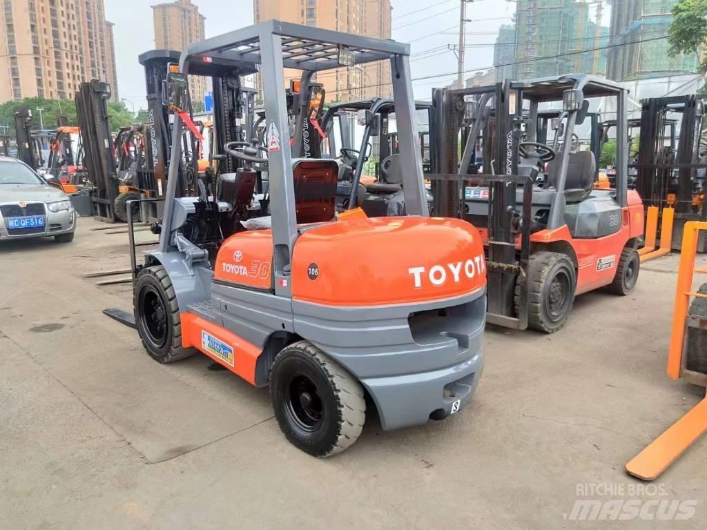 Toyota 6F شاحنات الديزل