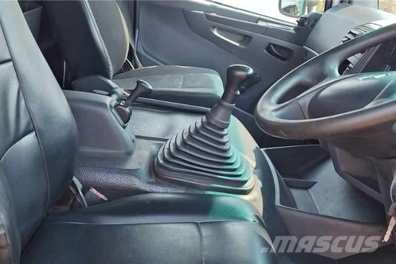 Mercedes-Benz 1528 شاحنات أخرى