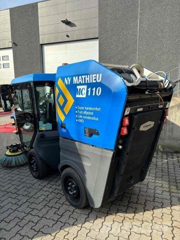 Mathieu MC110 كناسات
