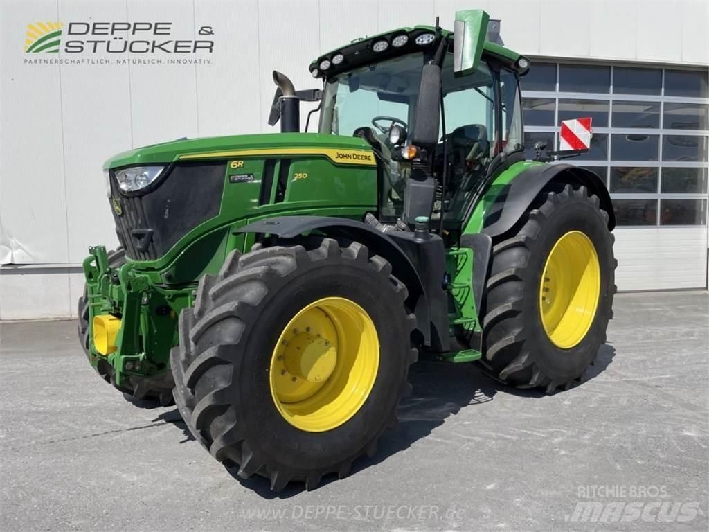 John Deere 6R 250 الجرارات