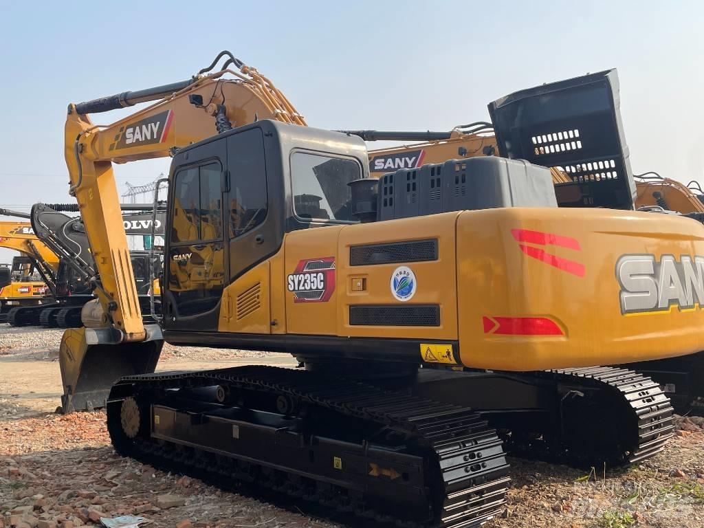 Sany SY 235 H حفارات زحافة