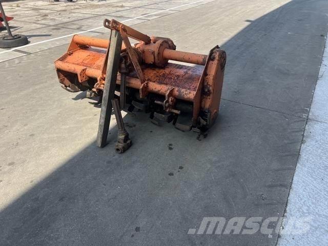 Maschio Frees الكاسحات وقلابات التربة ذات المحركات