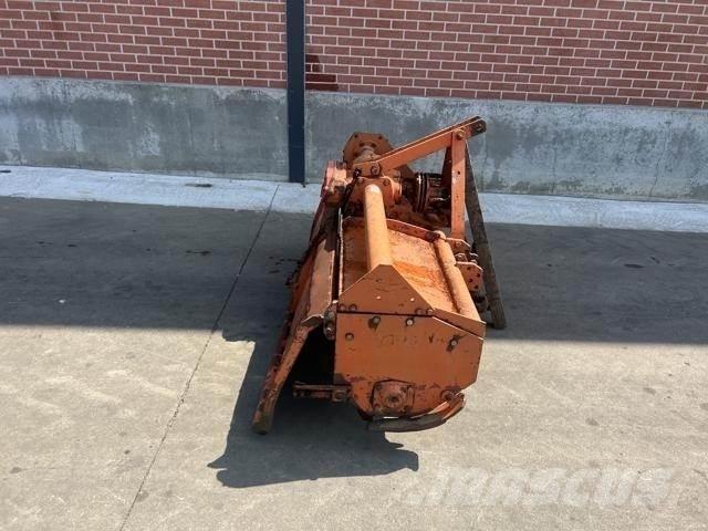 Maschio Frees الكاسحات وقلابات التربة ذات المحركات