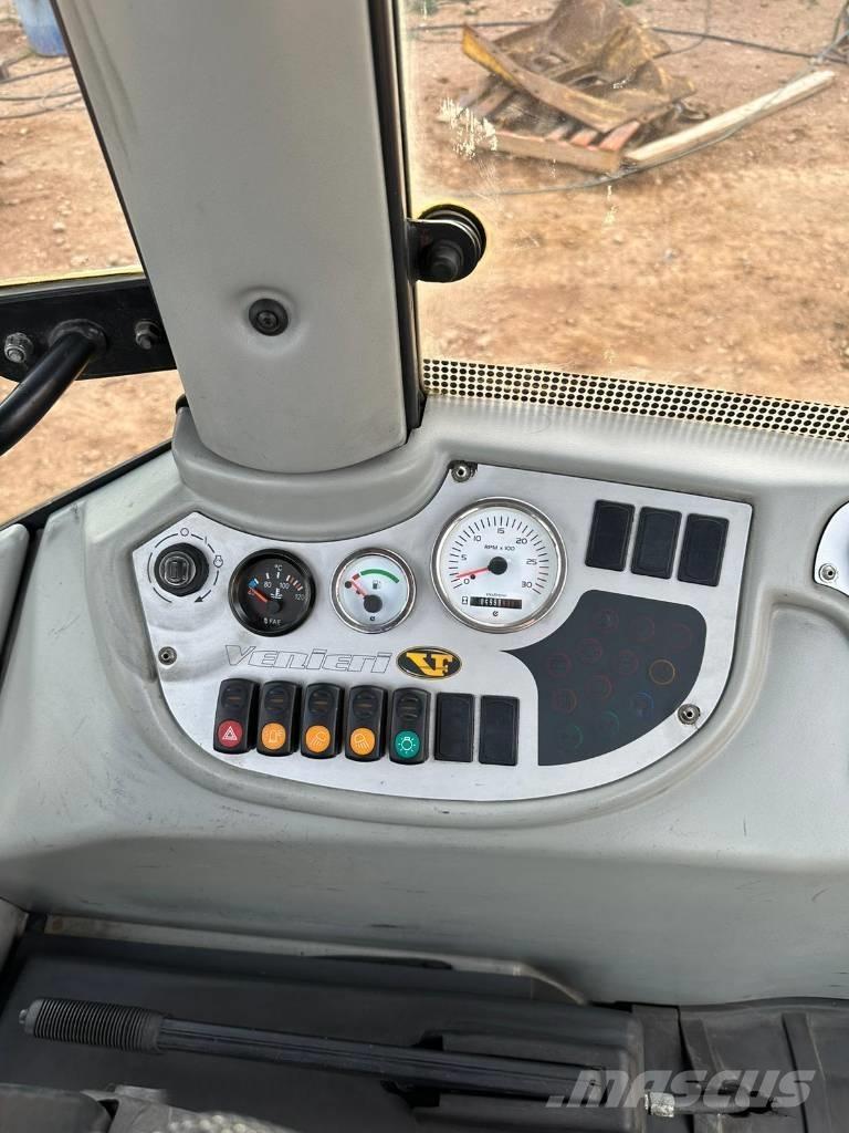  VF VENIERI 823E لوادر ذات جرافات عكسية