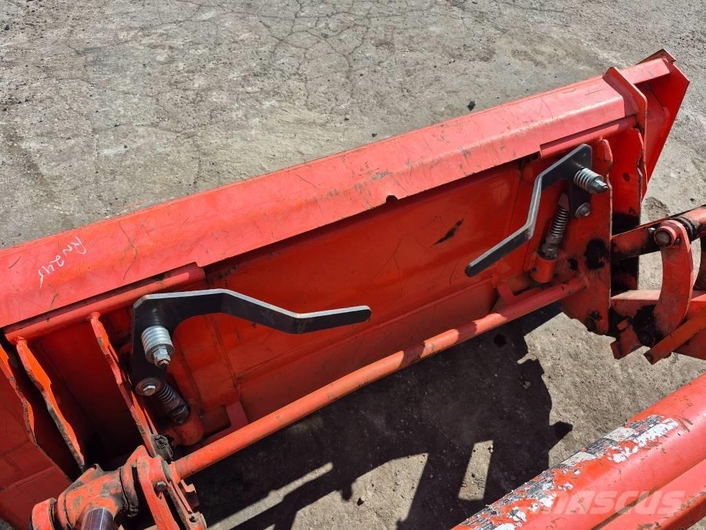 Kubota B 26 جرارات مدمجة