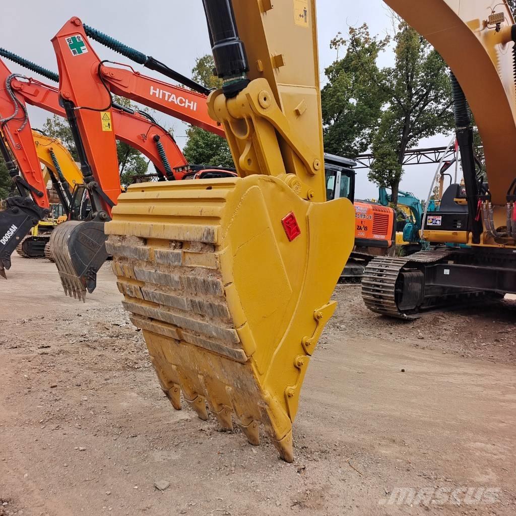 CAT 336 D حفارات زحافة