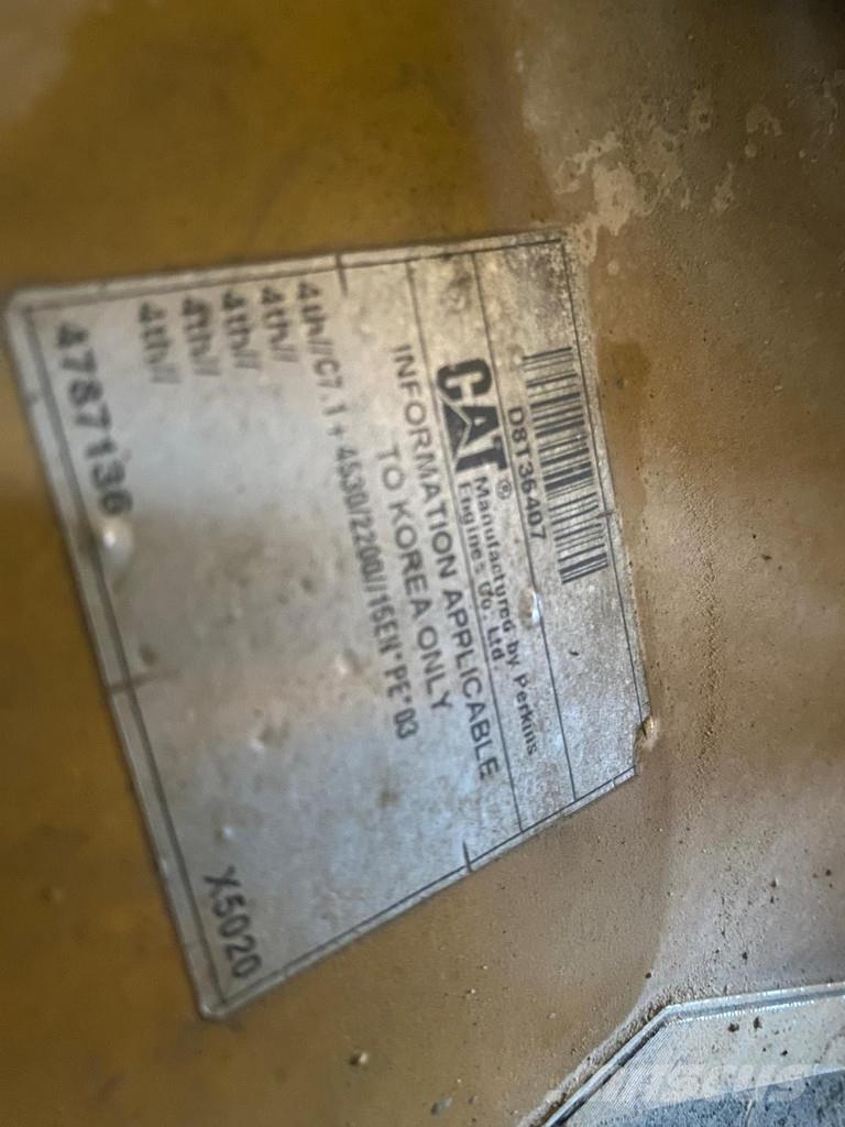 CAT D6N LGP NVT بلدوزرات مجنزرة