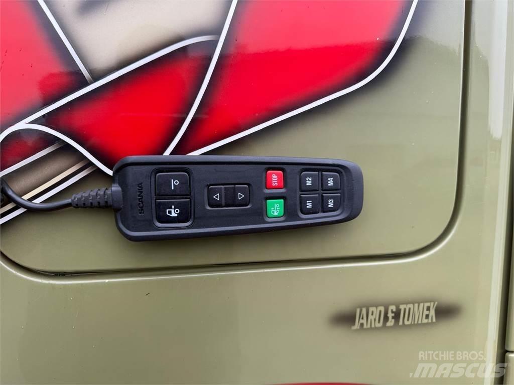 Scania P320 شاحنات ذات هيكل صندوقي