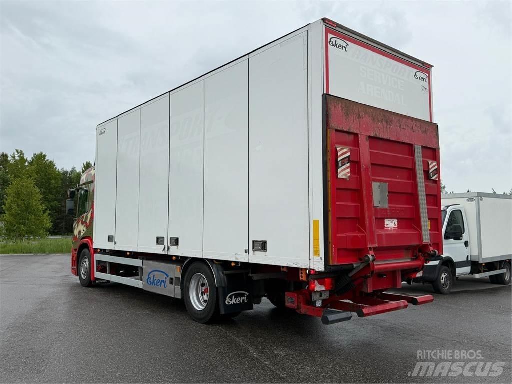 Scania P320 شاحنات ذات هيكل صندوقي