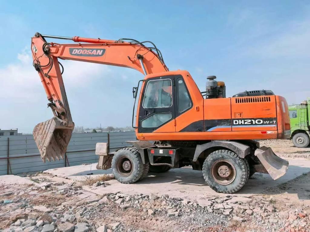 Doosan DH210W-7 حفارات بعجل