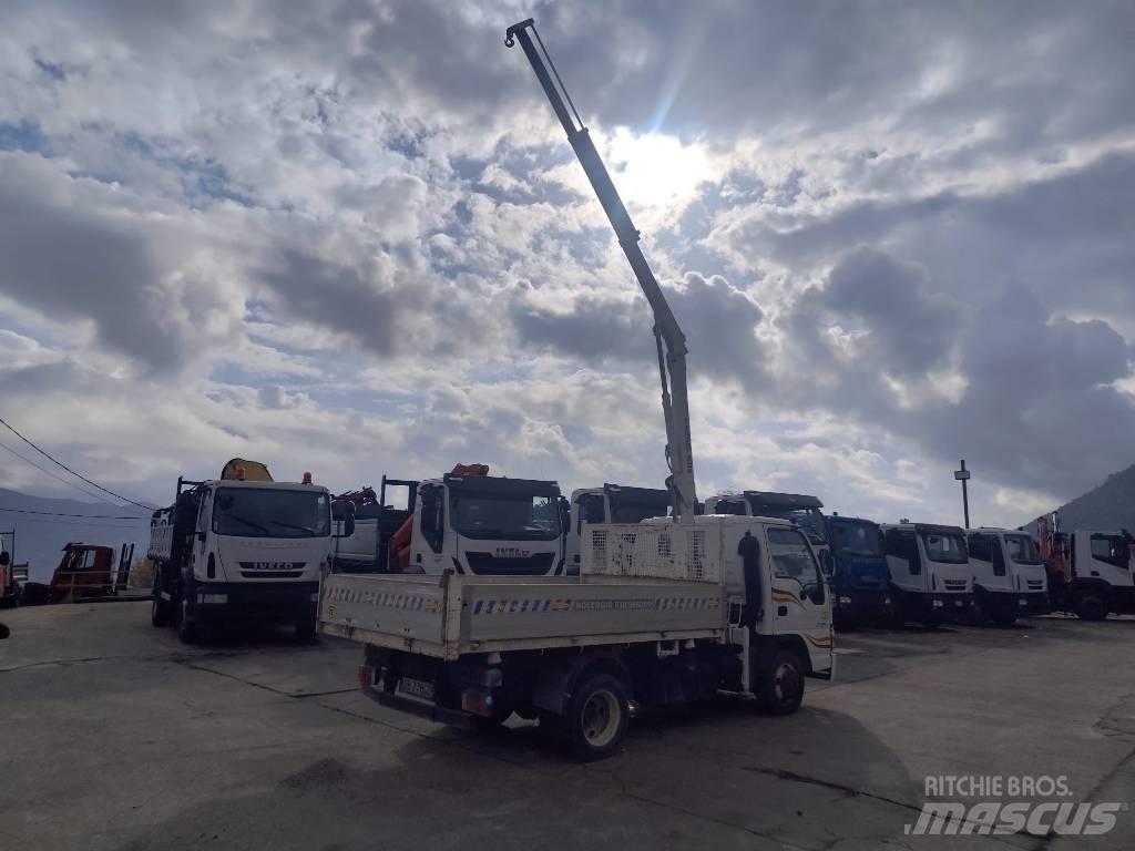 Isuzu NPR77G-5DX شاحنات الرافعات