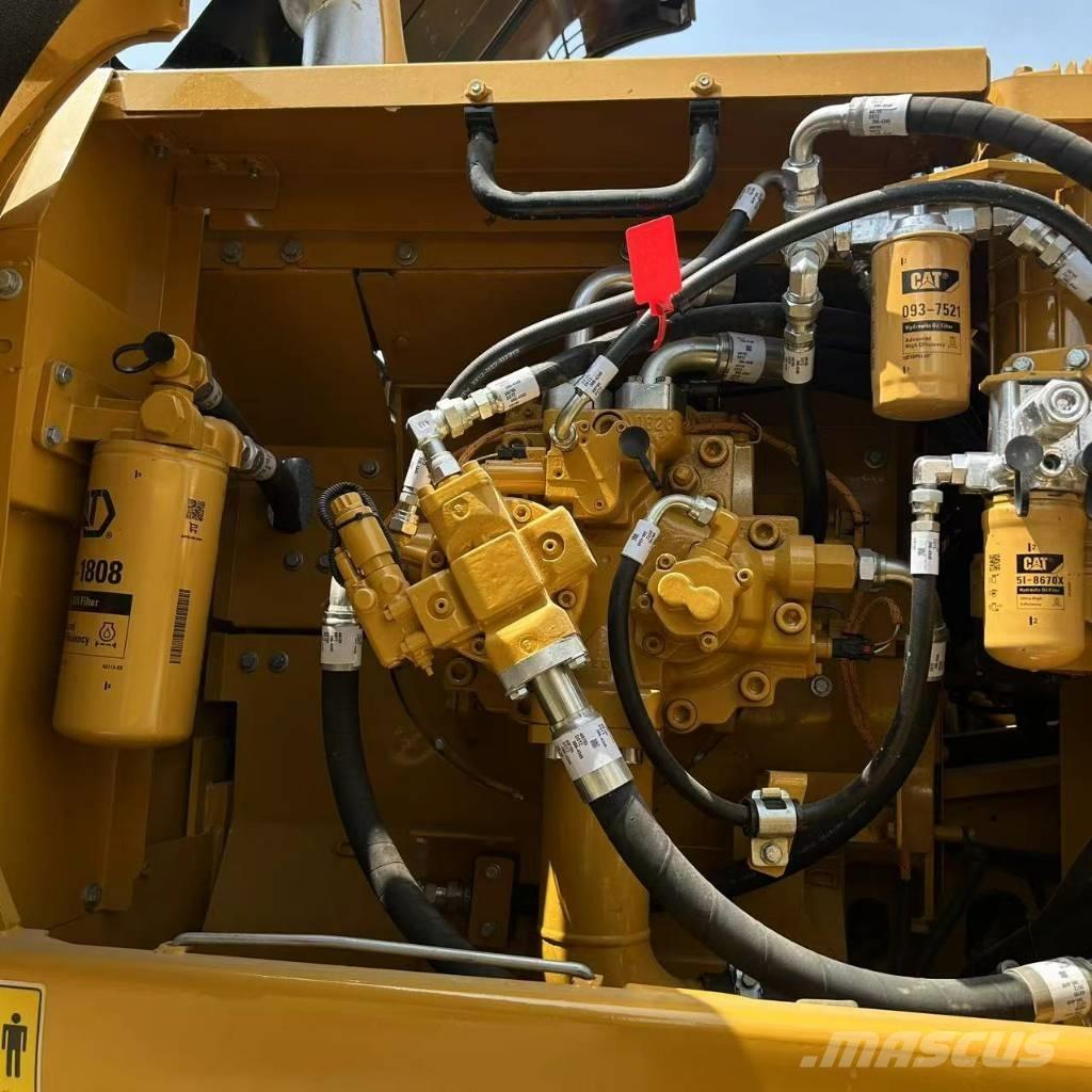 CAT 336 D L حفارات زحافة