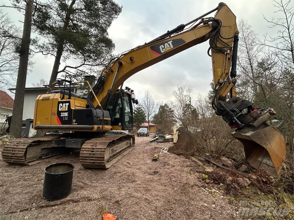 CAT 320 EL RR حفارات زحافة