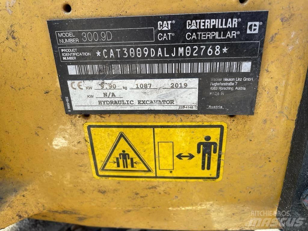 CAT 300.9 D حفارات صغيرة أقل من 7 طن (حفارات صغيرة)