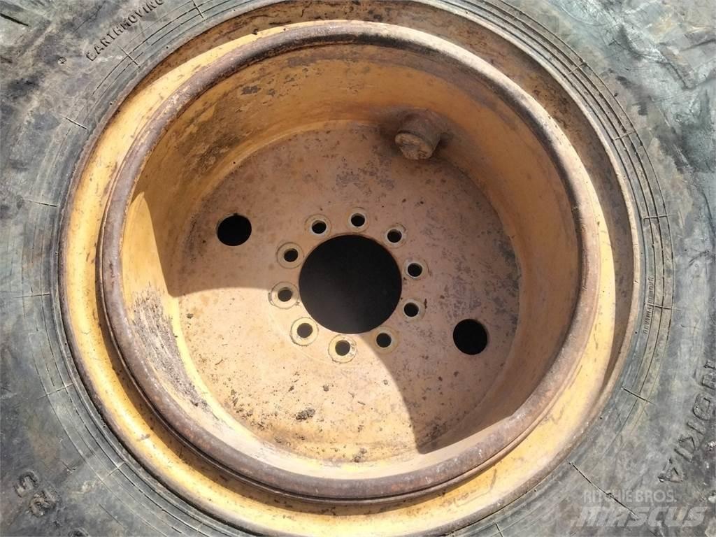 Rottne 2004 14-25 الإطارات والعجلات والحافات