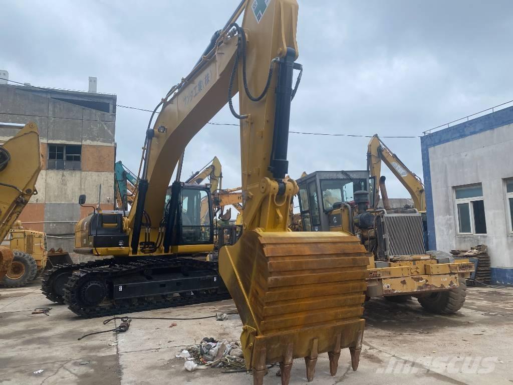 CAT 336 D حفارات زحافة