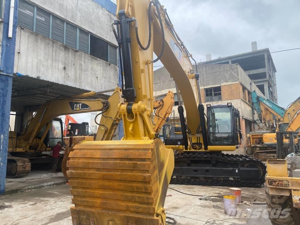 CAT 336 D حفارات زحافة