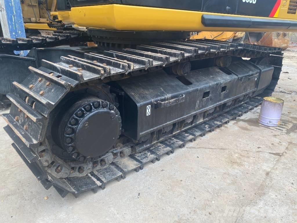 CAT 336 D حفارات زحافة