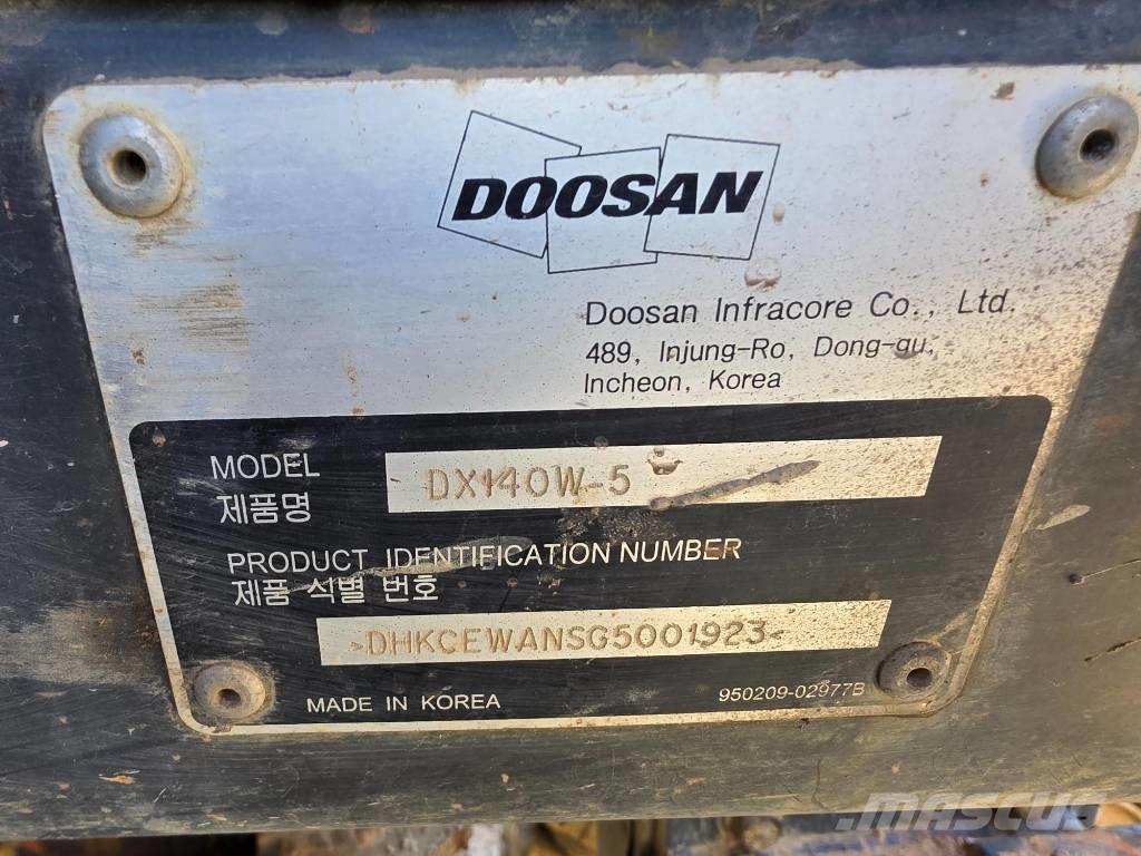 Doosan DX140W-5 حفارات بعجل