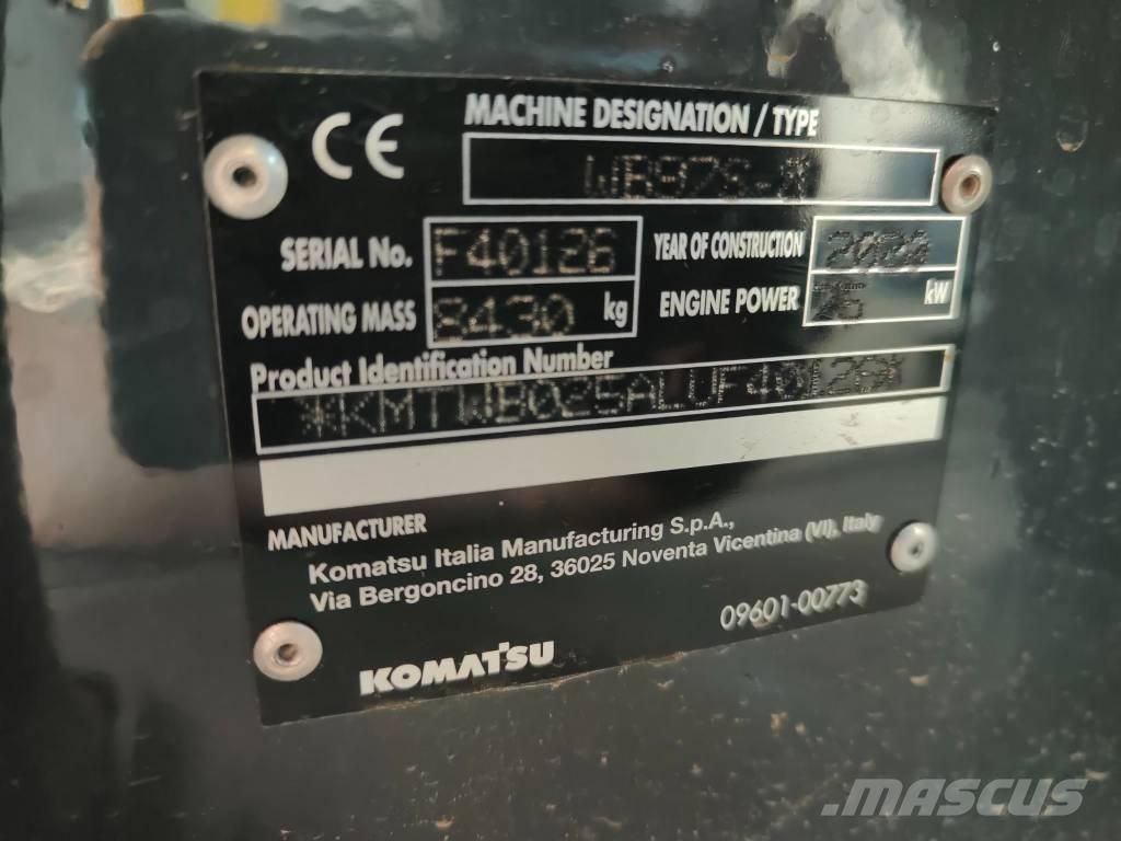 Komatsu WB 97 S-8 لوادر ذات جرافات عكسية