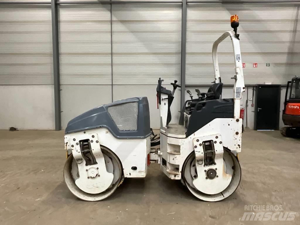 Bomag BW 135 AD-5 مداحل ثنائية الاسطوانة