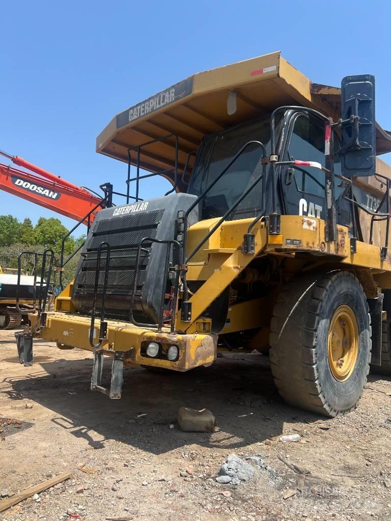 CAT 773 E شاحنات المخلفات الصلبة