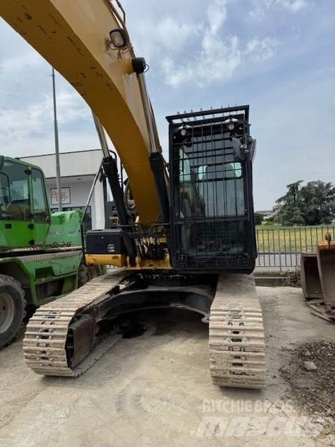 CAT 323 E حفارات زحافة