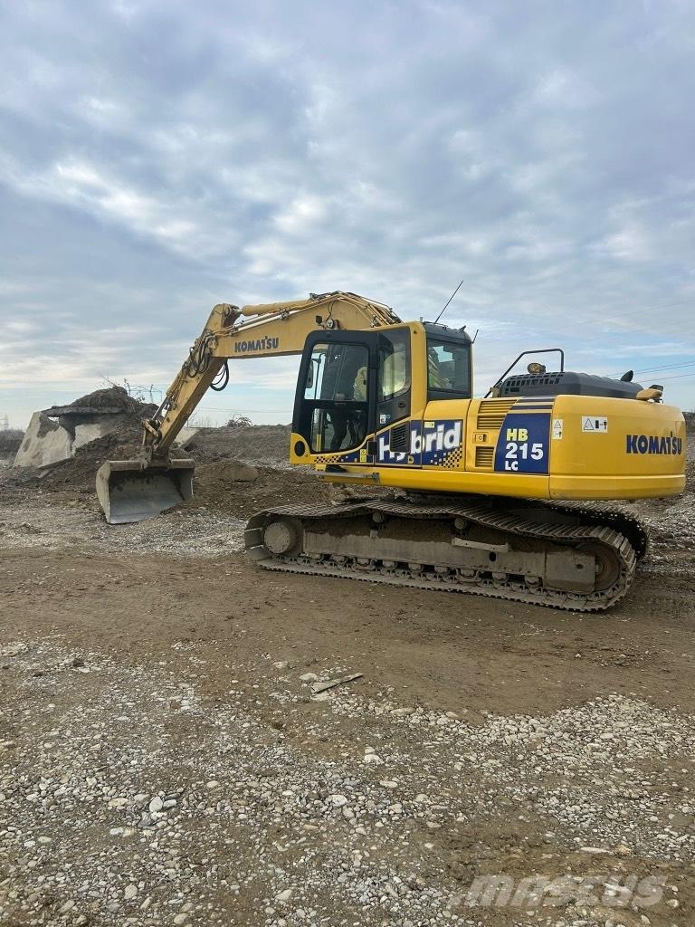 Komatsu HB 215 LC-1 كابينة والداخلية