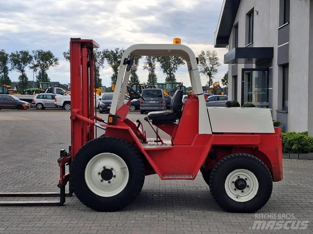 Manitou MC 25 شاحنات الطرق الوعرة