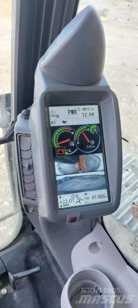 Hitachi ZX 135 US-6 حفارات زحافة