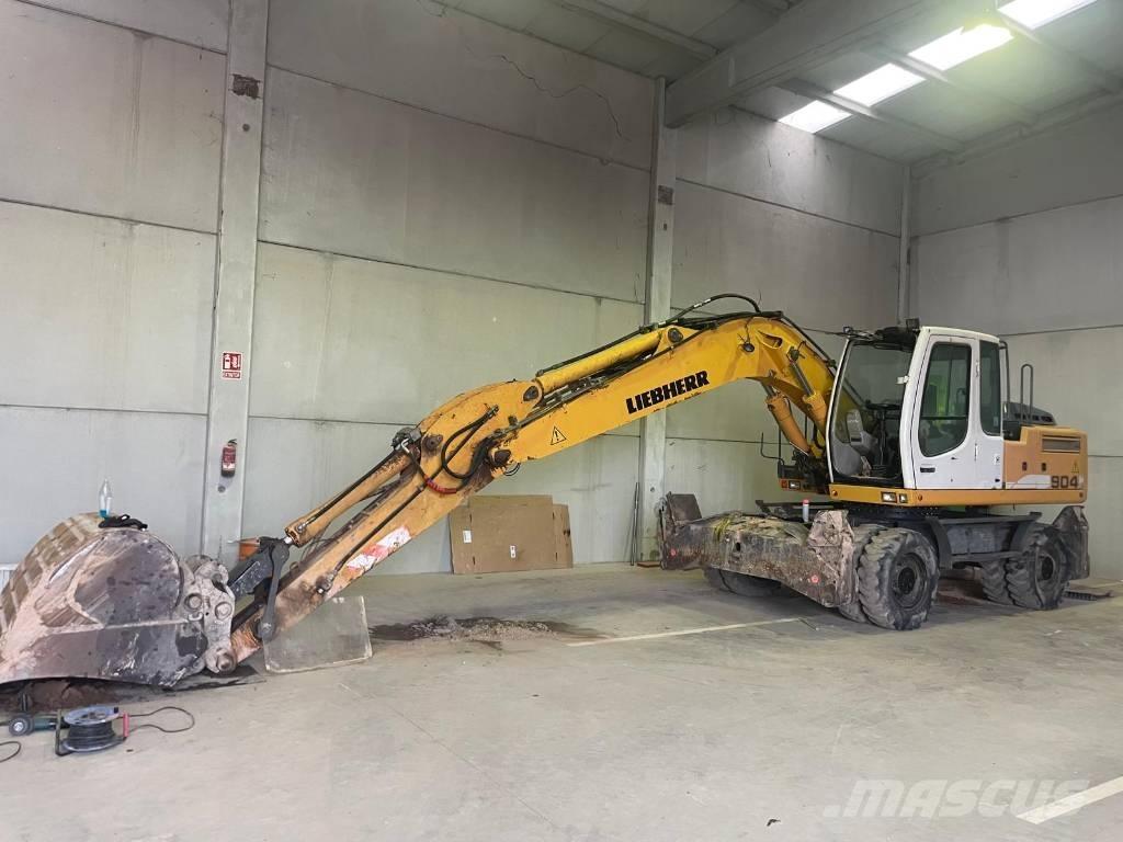 Liebherr A 904 C حفارات بعجل