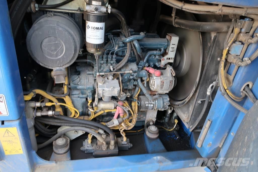 Bomag BW 154 AP-4 مداحل ثنائية الاسطوانة