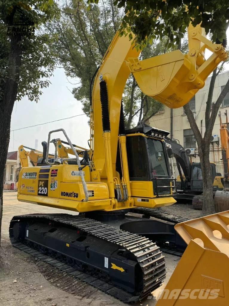 Komatsu PC 220 LC حفارات زحافة