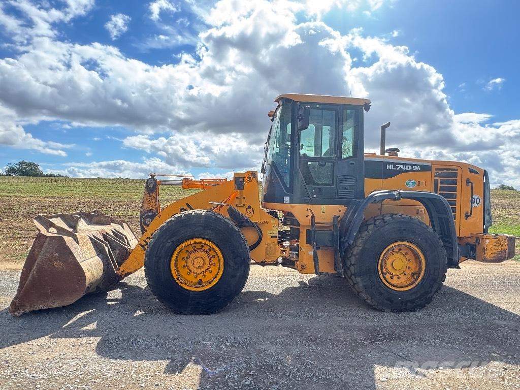 Hyundai HL 740-9 A لوادر بعجل