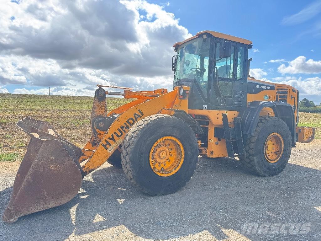 Hyundai HL 740-9 A لوادر بعجل