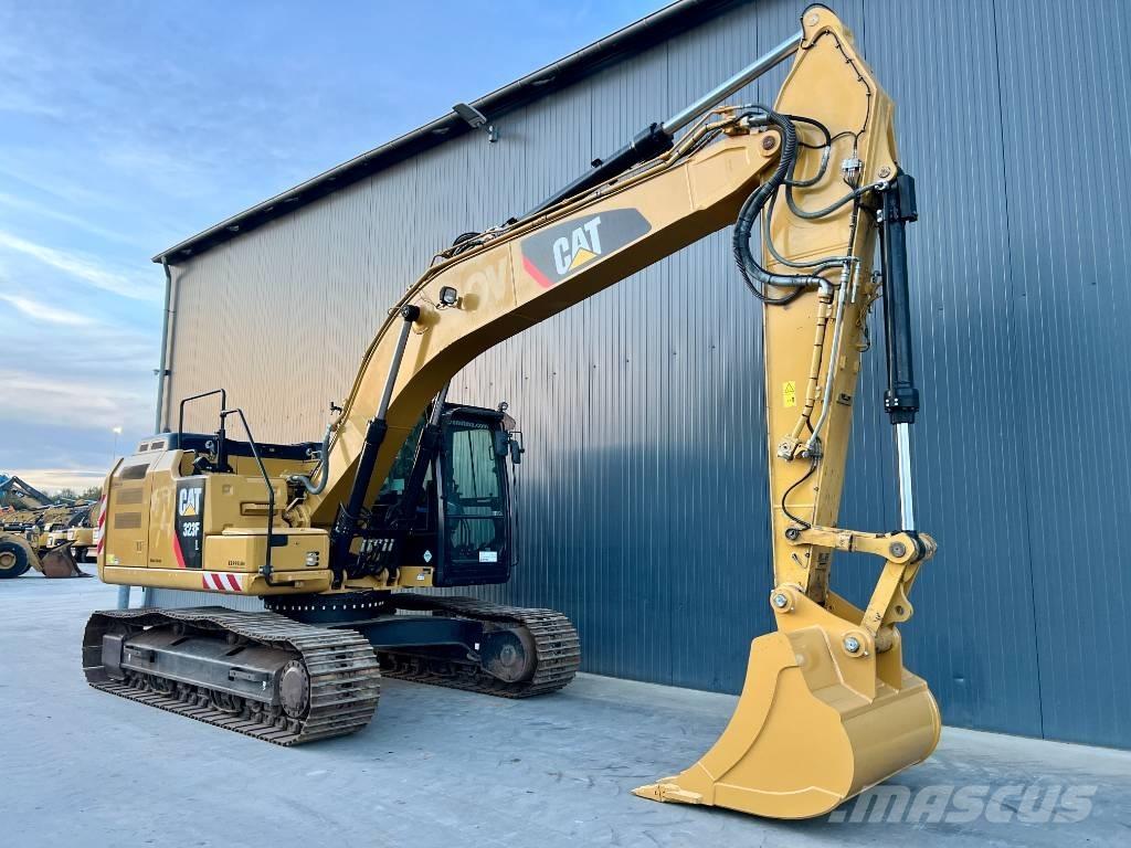 CAT 323F L حفارات زحافة