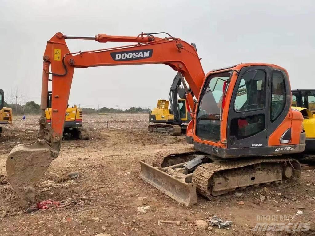 Doosan DX 75-9 C حفارات زحافة