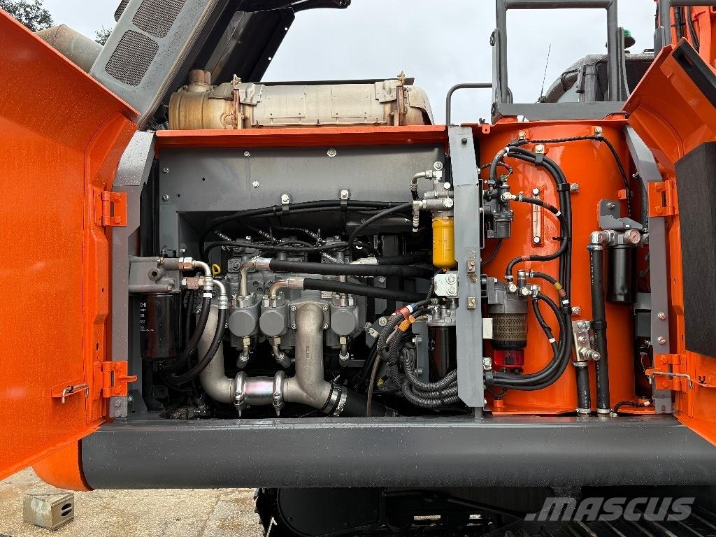 Hitachi ZX 210 LC-6 حفارات زحافة