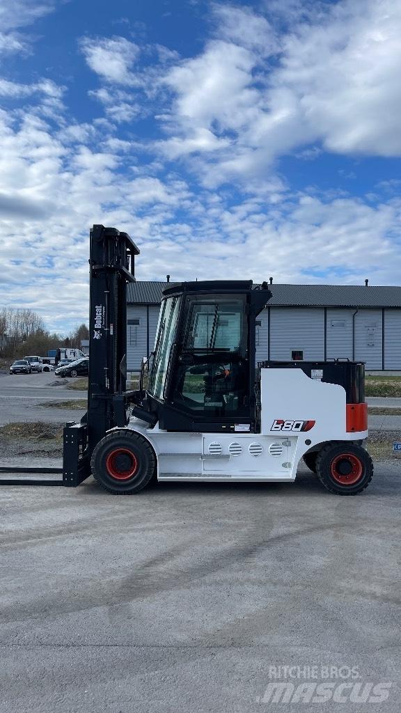 Bobcat B80NS شاحنات ذات رافعات شوكية تعمل بالكهرباء