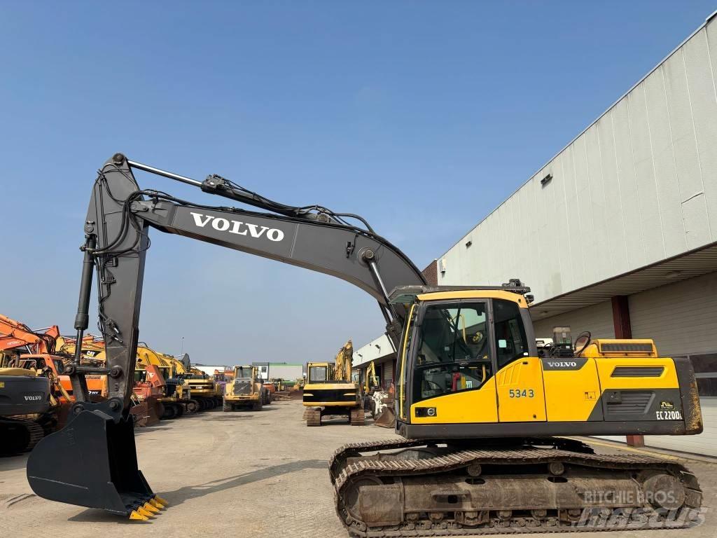 Volvo EC 220 DL حفارات زحافة